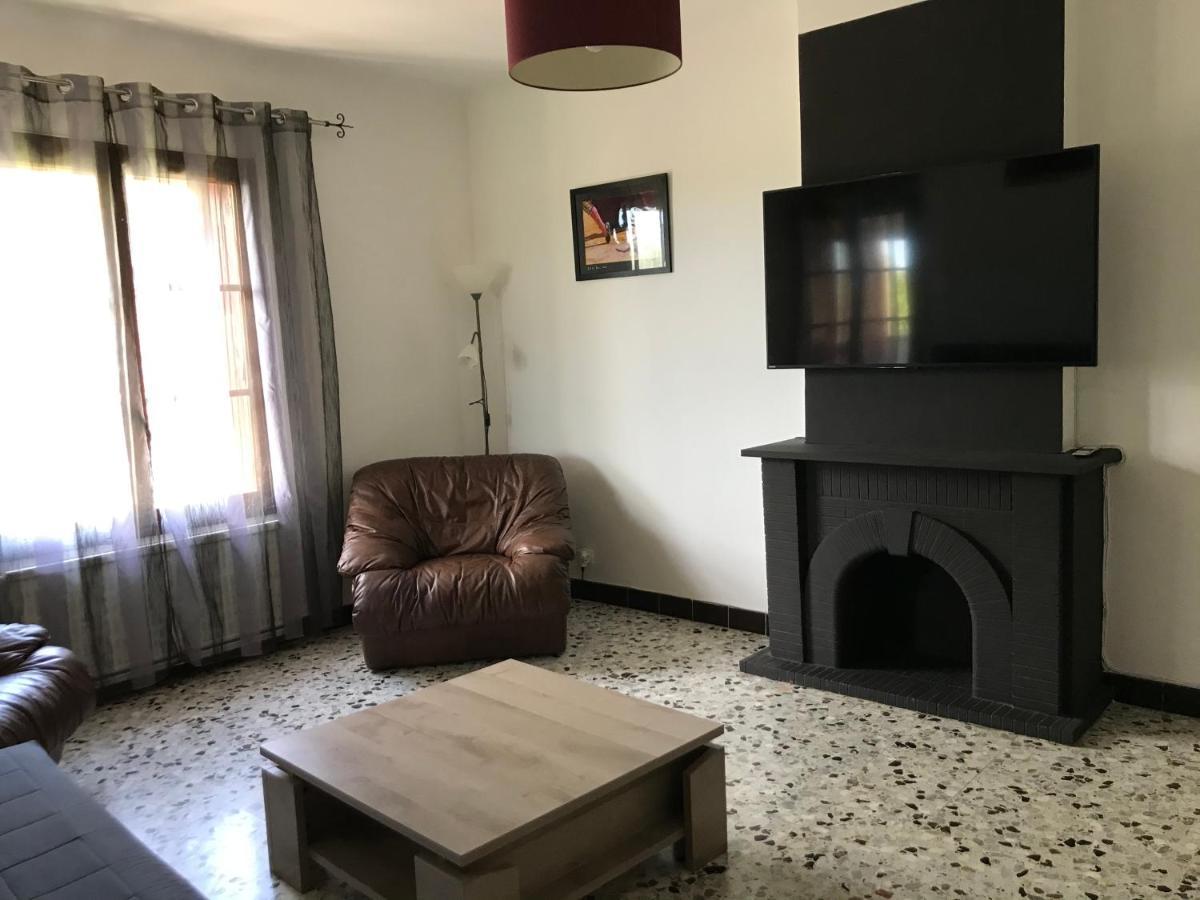 Appartement Tout Confort Avec Parking Ferme Arles Zewnętrze zdjęcie